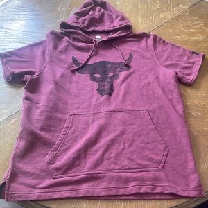 Under Armour fleece project rock hooded short sleeve.